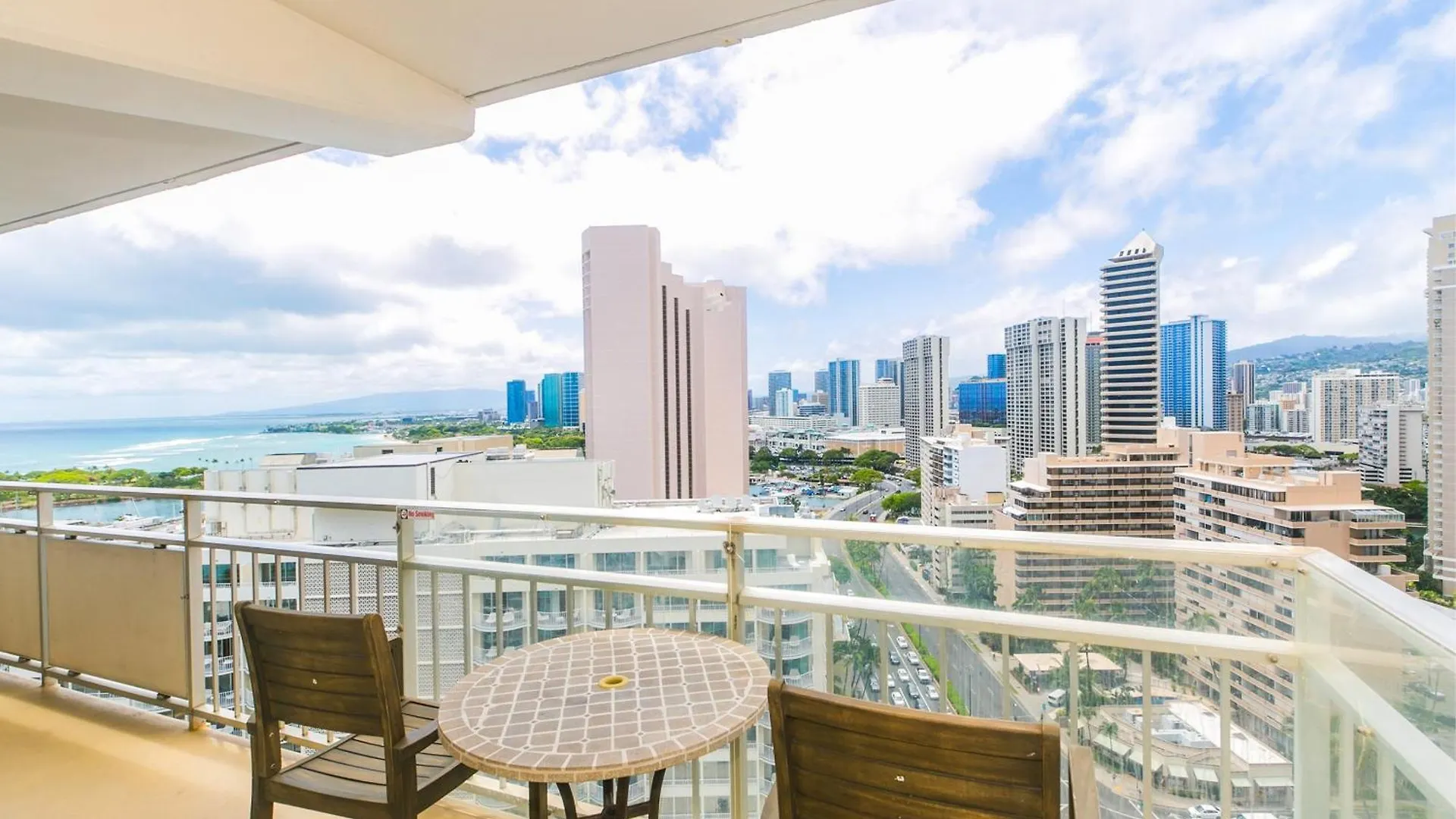 Ilikai Tower 2109 City View 2Br Honolulu Apartment